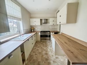 Kitchen- click for photo gallery